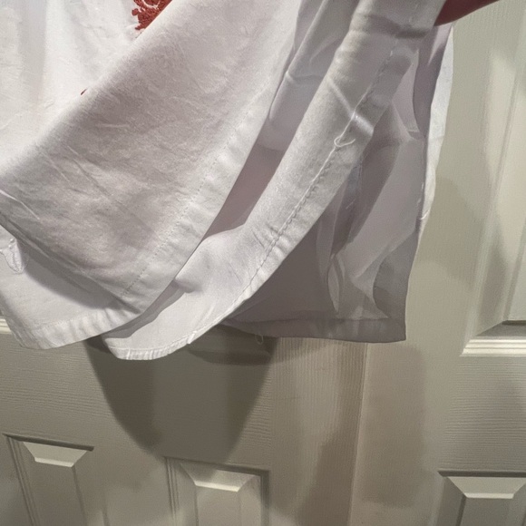 J Marie brand flutter sleeve embroidered blouse - Picture 8 of 9